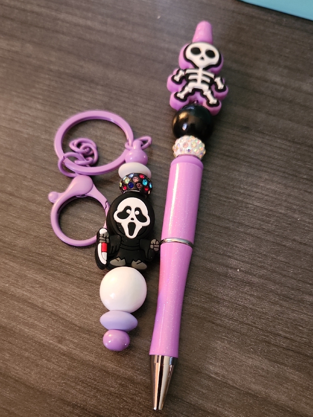 Ghostface Keychain & Skeleton Beaded Pen